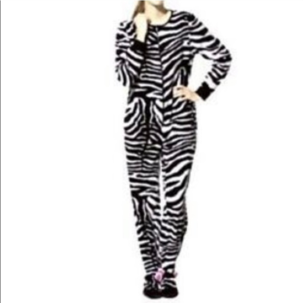 Nick & Nora Black White Zebra Print Pajamas Size Medium